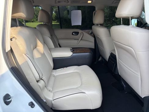Used 2022 Nissan Armada SL w/ Captain's Chairs Package AWD/4WD image 17