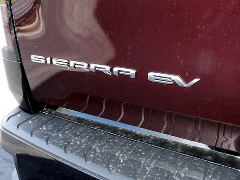 New 2025 GMC Sierra EV Denali image 13