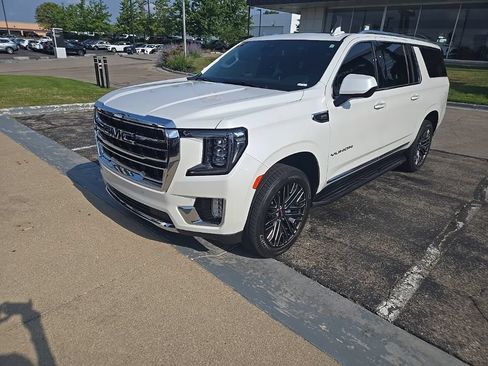 Certified 2023 GMC Yukon XL SLT AWD/4WD image 7