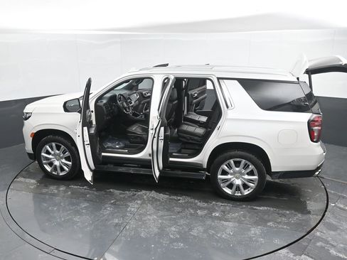 Used 2021 Chevrolet Tahoe High Country w/ Premium Package image 28