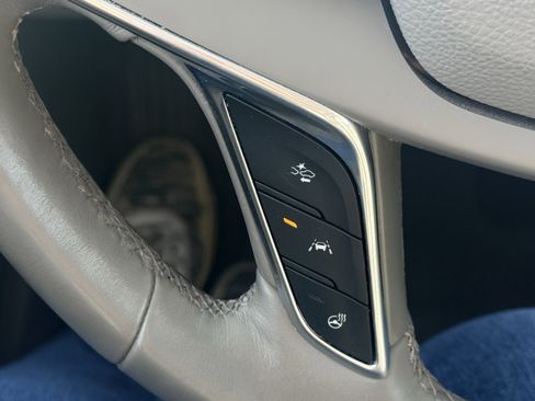 Used 2017 Cadillac XT5 Luxury w/ Driver Awareness Package image 18