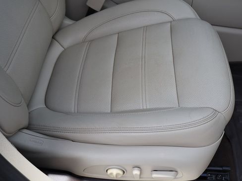 Certified 2018 GMC Acadia Denali w/ Technology Package FWD image 30