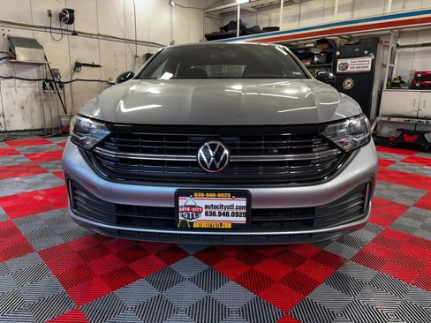 Used 2023 Volkswagen Jetta Sport image 2
