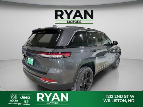 New 2026 Jeep Grand Cherokee Limited AWD/4WD image 9
