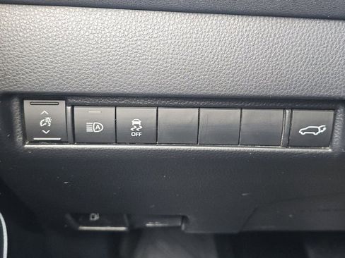 Used 2024 Toyota Venza LE AWD/4WD image 14