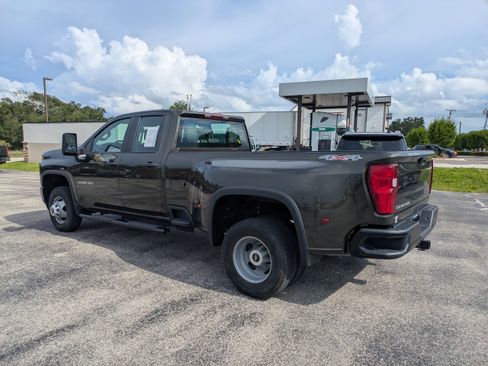 Used 2022 Chevrolet Silverado 3500 W/T AWD/4WD image 6