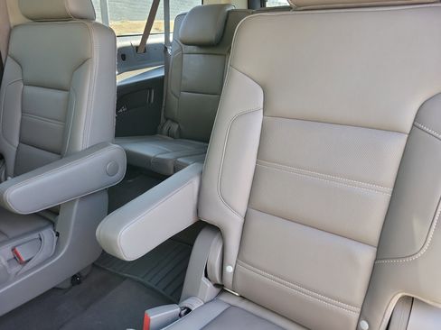 Used 2019 GMC Yukon XL Denali w/ Denali Ultimate Package image 12
