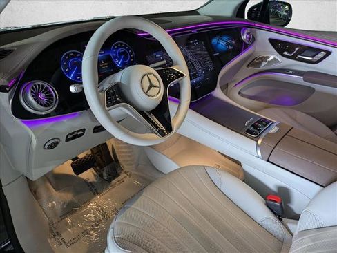 Certified 2023 Mercedes-Benz EQS 580 4MATIC SUV image 9