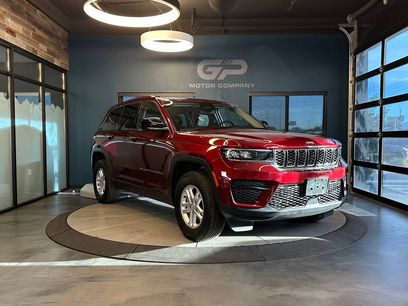 Used 2023 Jeep Grand Cherokee Laredo w/ Luxury Tech Group I