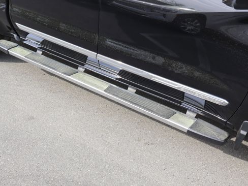 Used 2023 Chevrolet Silverado 1500 High Country w/ High Country Premium Package image 12