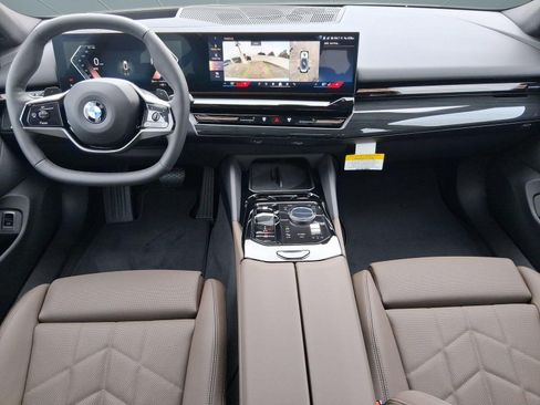 Used 2026 BMW 530i w/ Premium Package RWD image 14
