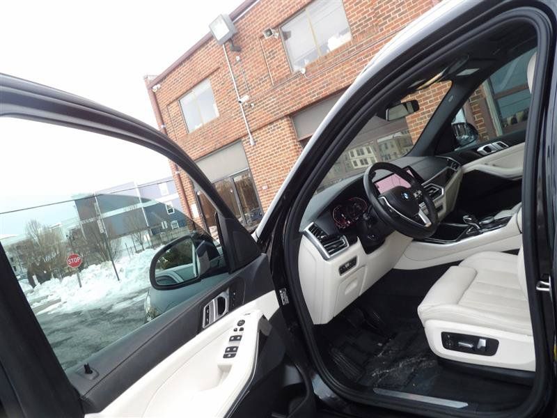 Used 2020 BMW X5 xDrive40i w/ Premium Package AWD/4WD image 12
