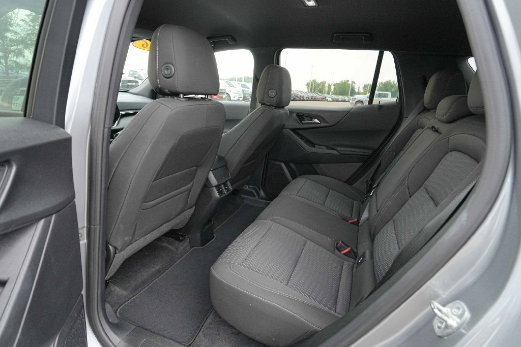 Used 2026 Chevrolet Equinox LT AWD/4WD image 19