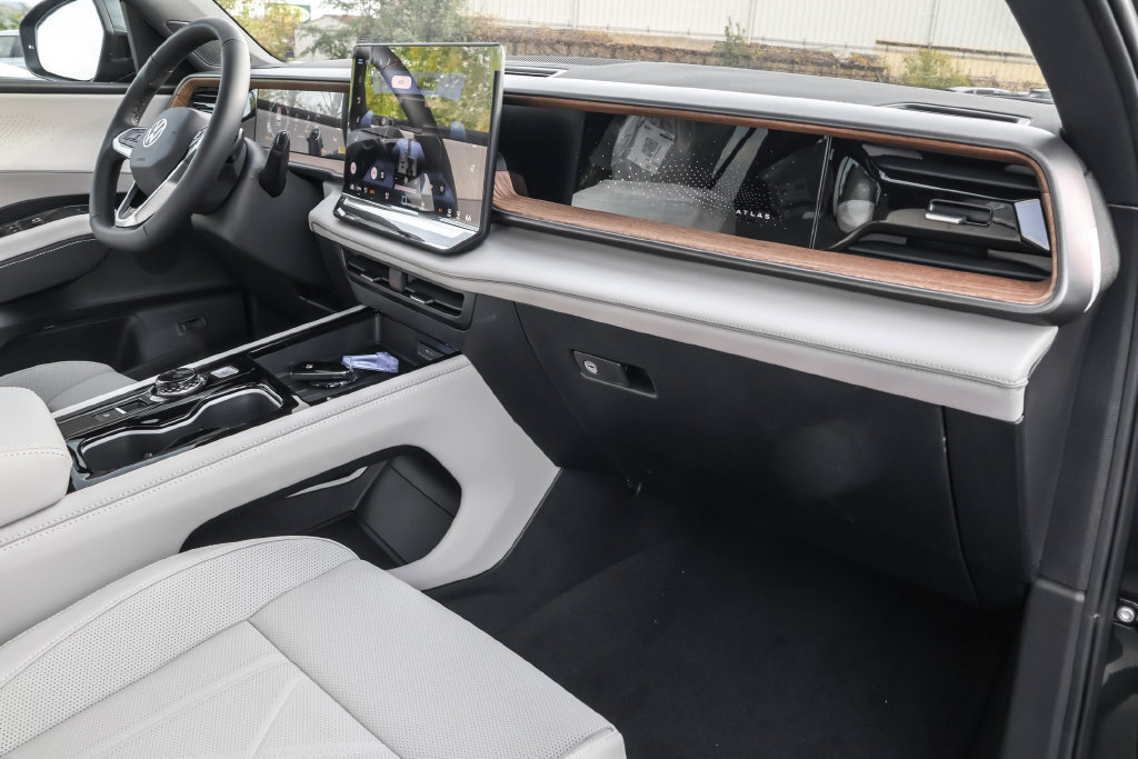 New 2027 Volkswagen Atlas SEL R-Line AWD/4WD image 42