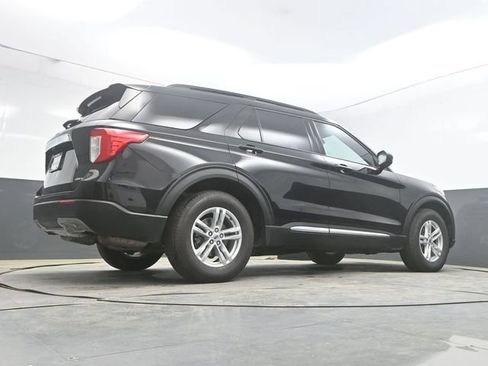 Used 2023 Ford Explorer XLT w/ Equipment Group 202A AWD/4WD image 39