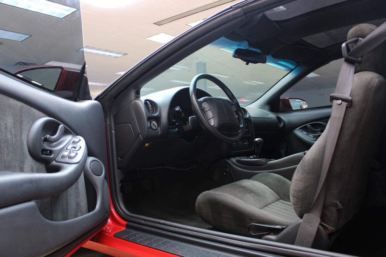 Used 1994 Pontiac Firebird Formula RWD image 28
