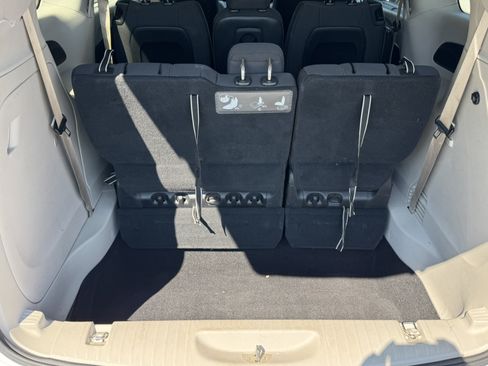 Used 2019 Chrysler Pacifica Touring Plus w/ Cold Weather Group FWD image 20