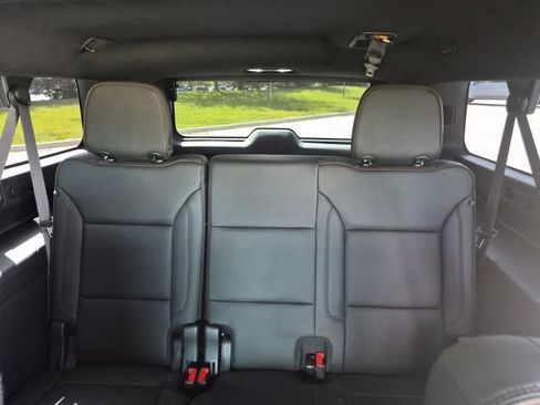 Used 2022 Chevrolet Suburban High Country AWD/4WD image 44
