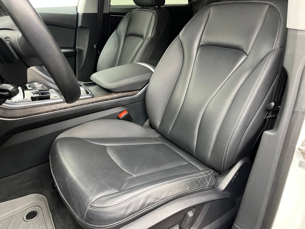 Used 2019 Audi Q8 Prestige AWD/4WD image 18