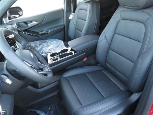 New 2026 Chevrolet Equinox LT w/ Convenience Package II image 14