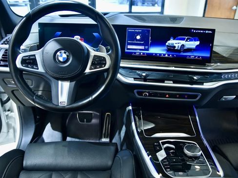 Used 2024 BMW X5 xDrive40i w/ M Sport Package image 13