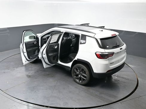 New 2026 Jeep Compass Latitude w/ Sun and Sound Group image 53