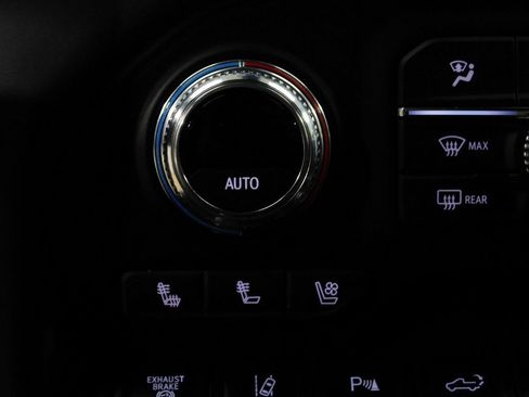 Used 2022 GMC Sierra 3500 Denali w/ Technology Package image 57