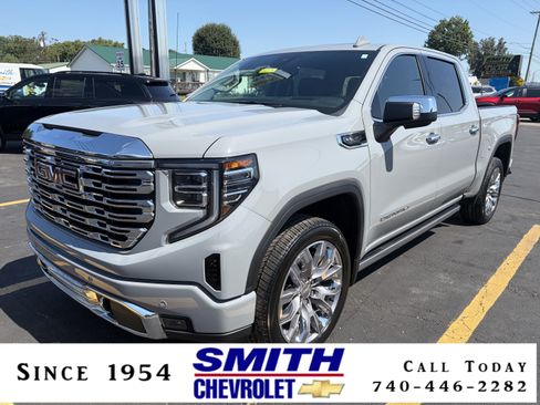 Used 2024 GMC Sierra 1500 Denali w/ Denali Reserve Package AWD/4WD image 1