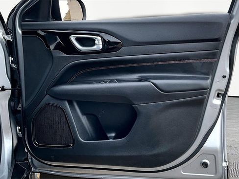 Used 2022 Jeep Compass Trailhawk w/ Trailhawk Convenience Group image 24