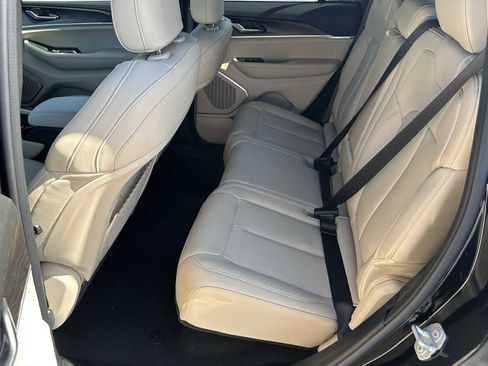 New 2026 Jeep Grand Cherokee Limited w/ Limited Altitude Package AWD/4WD image 21