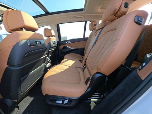 Used 2026 BMW X7 xDrive40i AWD/4WD image 5