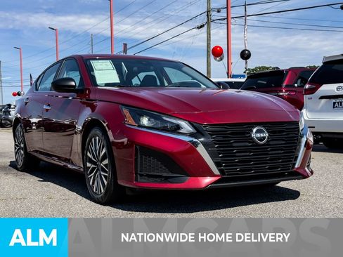 Used 2025 Nissan Altima 2.5 SV FWD image 4