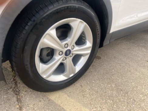 Used 2016 Ford Escape SE image 16