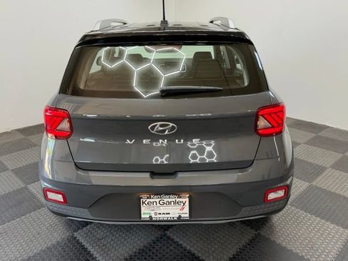 Certified 2023 Hyundai Venue Limited w/ Cargo Package FWD image 12