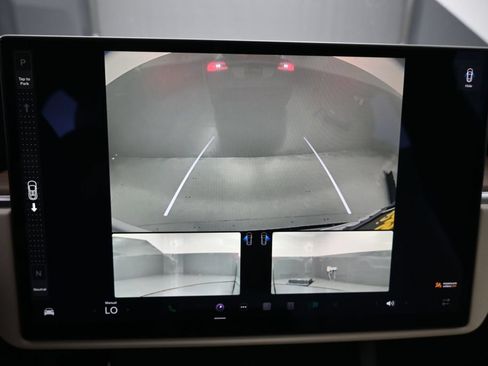 Used 2025 Tesla Model X AWD/4WD image 9