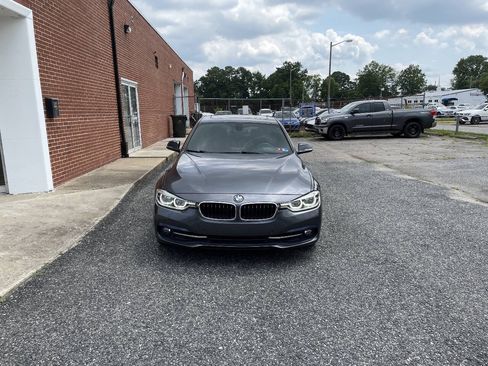 Used 2017 BMW 330i Sedan w/ Premium Package RWD image 1