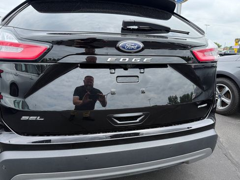 Used 2024 Ford Edge SEL image 7
