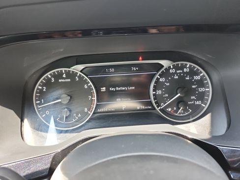 Used 2023 Nissan Pathfinder SL AWD/4WD image 17