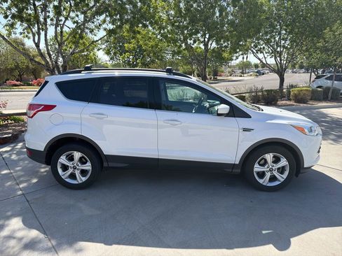 Used 2014 Ford Escape SE w/ Equipment Group 201A FWD image 3