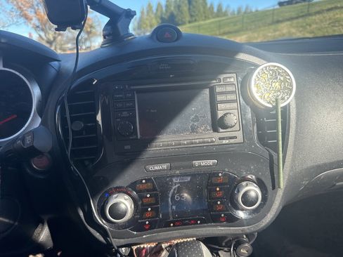 Used 2014 Nissan Juke SV w/ Navigation Package image 9