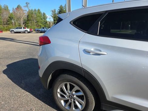 Used 2017 Hyundai Tucson SE AWD/4WD image 26