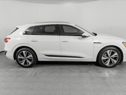 Used 2024 Audi Q8 e-tron Premium Plus w/ Premium Plus Package AWD/4WD image 8