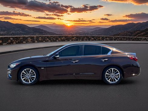 Used 2018 INFINITI Q50 Luxe w/ Sensory Package (Luxe) RWD image 3
