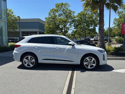 Used 2025 Audi Q5 Prestige AWD/4WD image 5
