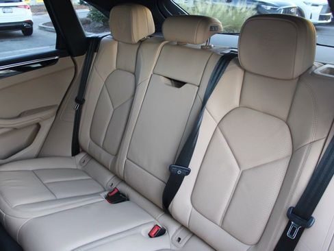 New 2026 Porsche Macan image 32