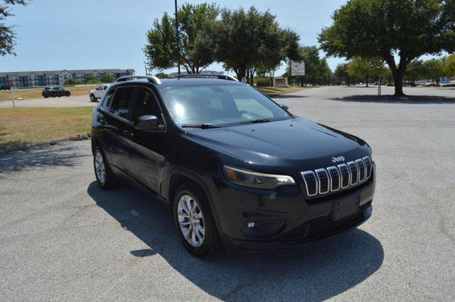 Used 2019 Jeep Cherokee Latitude w/ Popular Appearance Group FWD image 2