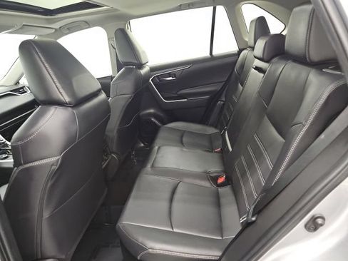 Used 2022 Toyota RAV4 XLE Premium AWD/4WD image 31