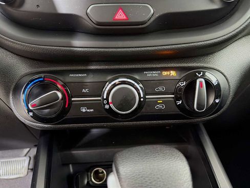 Used 2023 Kia Soul LX w/ Option Group 015 FWD image 13
