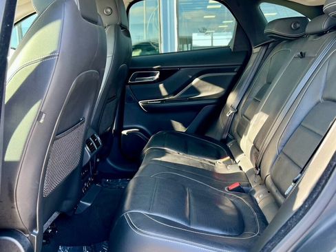 Used 2017 Jaguar F-PACE S AWD/4WD image 19
