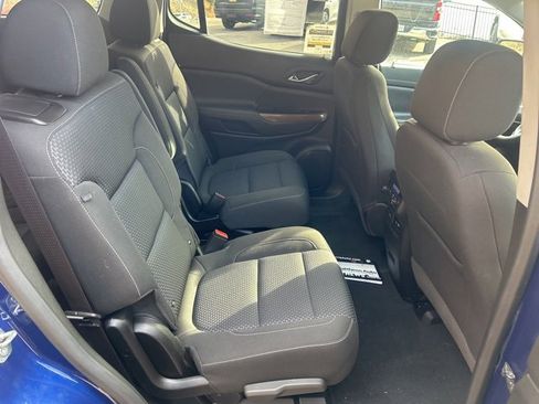 Certified 2023 GMC Acadia SLE w/ Driver Convenience Package image 9